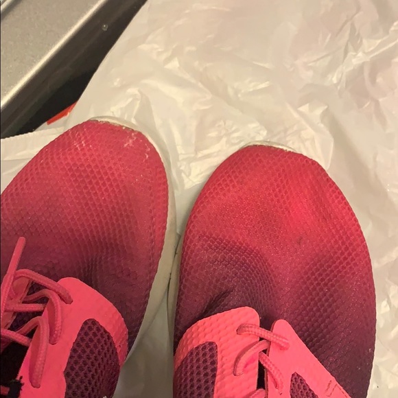 Nike Shoes! - Picture 6 of 7